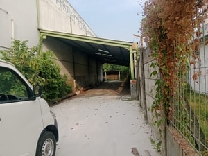 Gudang disewakan Jababeka 720Meter ada mes 20 pintu