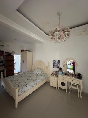 jual rumah di taman beverly lippo cikarang - Jual Cepat 2,2Miliar Nego