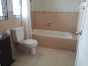 Jual Rumah di Taman Dago Indah Lippo Cikarang - 4+1 Kamar Tidur 2,5 Miliar Nego