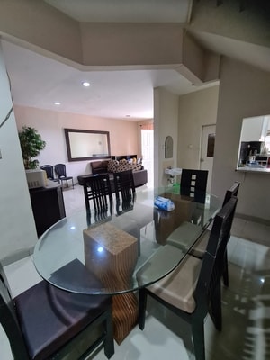 Sewa Rumah Meadow Green Lippo Cikarang 5 kamar Tidur Rapi Siap Huni Murah