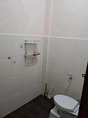 Ruang tamu rumah 2 kamar tidur jababeka cikarang siap huni