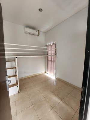 Disewakan Rumah Deltamas Cluster Naraya 3KT Semi Furnish bisa untuk mess