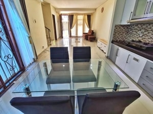 kamar-mandi-lengkap-bathtub-cosmo-estate-lippo-cikarang