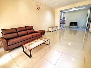 kolam-renang-cluster-cosmo-estate-lippo-cikarang
