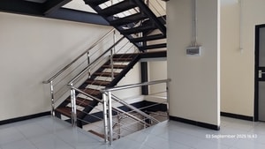 Gudang Disewakan di Cikarang Selatan dalam Kawasan Delta Silicon Lippo Cikarang Baru Murah Rapi Siap Pakai