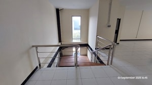 Gudang Disewakan di Cikarang Selatan dalam Kawasan Delta Silicon Lippo Cikarang Baru Murah Rapi Siap Pakai