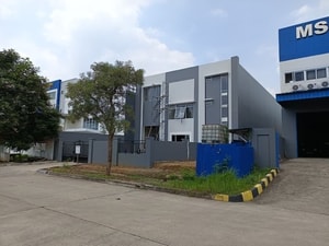 Gudang Disewakan di Cikarang Selatan dalam Kawasan Delta Silicon Lippo Cikarang Baru Murah Rapi Siap Pakai