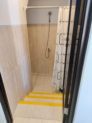 Rumah Disewakan atau Dikontrakkan Semi Furnish di Deltamas Cikarang Pusat Cluster de Silva Dekat Naraya dan Kawasan GIIC KITIC