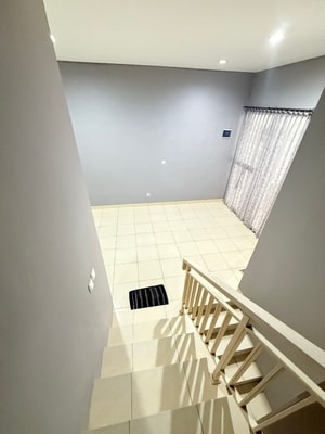 Rumah Disewakan atau Dikontrakkan di Deltamas Cikarang Pusat  3KT Cluster Naraya dekat Kawasan KITIC GIIC