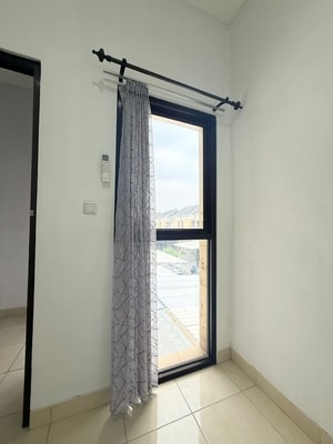 Rumah Disewakan atau Dikontrakkan di Deltamas Cikarang Pusat  3KT Cluster Naraya dekat Kawasan KITIC GIIC