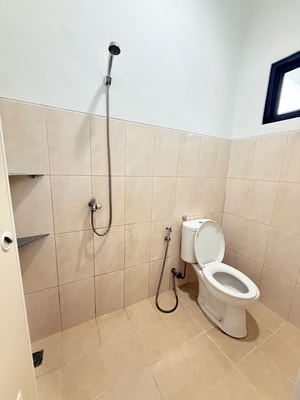 Rumah Disewakan atau Dikontrakkan di Deltamas Cikarang Pusat  3KT Cluster Naraya dekat Kawasan KITIC GIIC