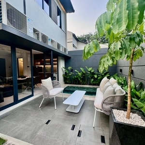 XQ Livin Tipe X5 Lippo Cikarang  2 Lantai 2 Kamar Tidur 2 Kamar Mandi