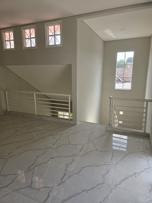 Dijual Rumah Cluster Beverly Lippo Cikarang 3+1 Kamar Tidur Rapi Siap Huni