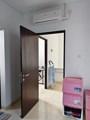 Rumah Disewakan atau Dikontrakkan Semi Furnish di Deltamas Cikarang Pusat Cluster de Silva Dekat Naraya dan Kawasan GIIC KITIC