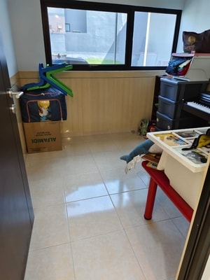 Rumah Disewakan atau Dikontrakkan Semi Furnish di Deltamas Cikarang Pusat Cluster de Silva Dekat Naraya dan Kawasan GIIC KITIC