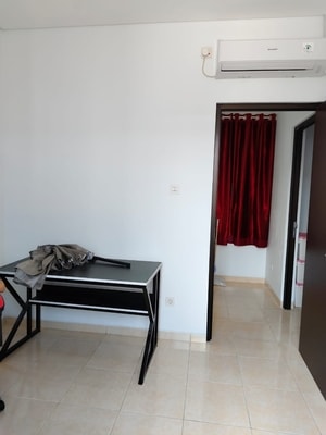 Rumah Disewakan atau Dikontrakkan Semi Furnish di Deltamas Cikarang Pusat Cluster de Silva Dekat Naraya dan Kawasan GIIC KITIC