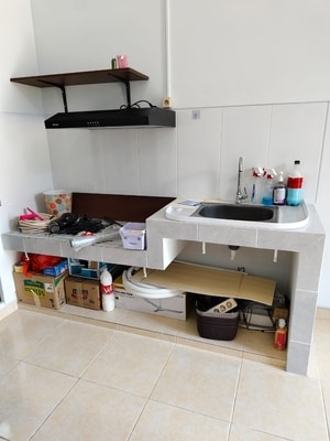 Rumah Disewakan atau Dikontrakkan Semi Furnish di Deltamas Cikarang Pusat Cluster de Silva Dekat Naraya dan Kawasan GIIC KITIC