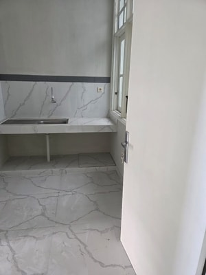 Dijual Rumah Cluster Beverly Lippo Cikarang 3+1 Kamar Tidur Rapi Siap Huni