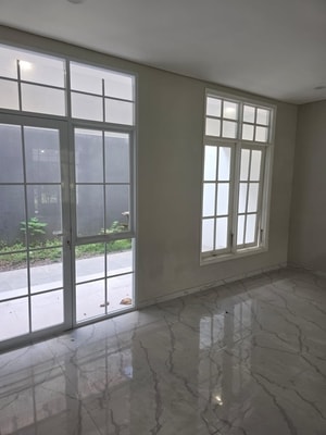 Dijual Rumah Cluster Beverly Lippo Cikarang 3+1 Kamar Tidur Rapi Siap Huni