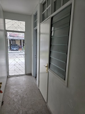 Dijual Rumah Cluster Beverly Lippo Cikarang 3+1 Kamar Tidur Rapi Siap Huni