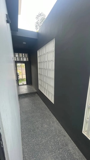 Rumah dengan inner court Metland Cibitung
