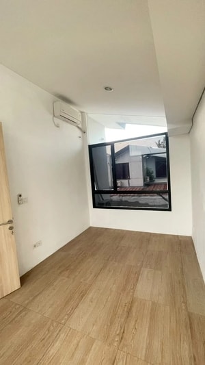 Ruang keluarga rumah sewa 3KT Silvercreek Waterfront