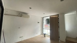 Dapur rumah sewa 2 lantai Lippo Cikarang