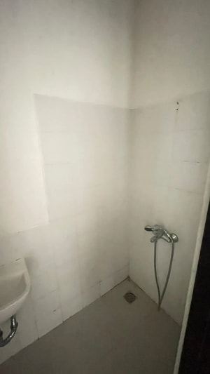Kamar mandi rumah sewa Cluster Silvercreek Waterfront