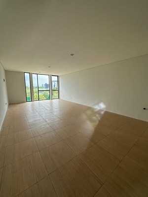 Area Ruko Lantai 1 Sewa Ruko Gandeng Cikarang di Lippo Cikarang Hive Mataram Baru Murah Rapi Siap Pakai | Exera