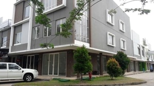 sewa ruko lippo cikarang cosmo foto facade