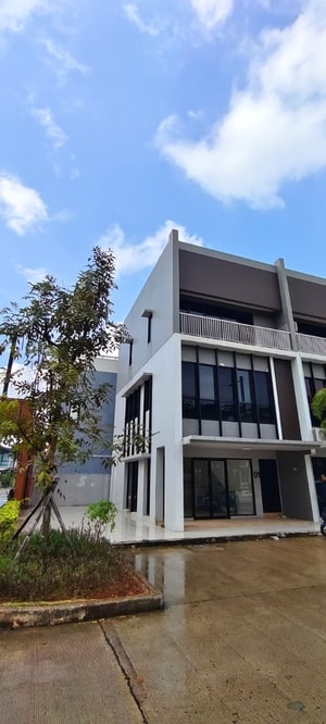 Sewa Ruko The Hive Uptown Lippo Cikarang  Konsep 3-Key & Tangga Terpisah area samping
