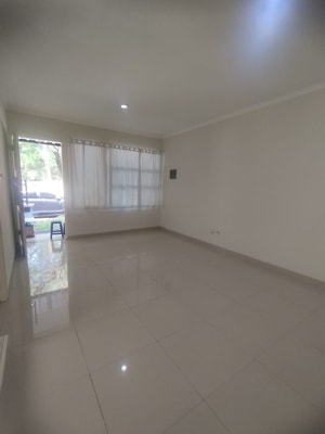 Rumah di Sewakan di Lippo Cikarang Cluster Ambrosia Non Furnish 2KT Rapi Siap Huni