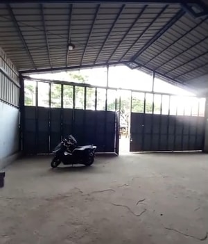 Foto Gerbang dari dalam Sewa Gudang Cibarusah Cikarang Selatan Luas 520 Meter Murah | Exera