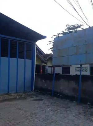 Foto Depan Samping Sewa Gudang Cibarusah Cikarang Selatan Luas 520 Meter Murah | Exera