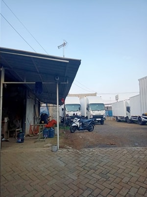 gudang dekat kawasan industri