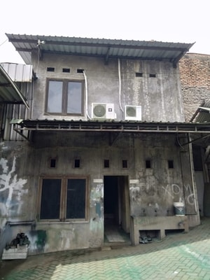 gudang pinggir jalan provinsi