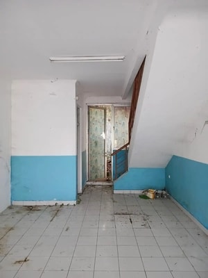 Interior lantai 2 ruko Spanish Deltamas cocok untuk kantor