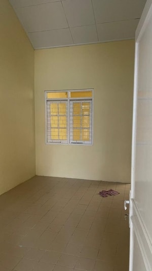 Disewakan Rumah Azalea Lembah Hijau Lippo Cikarang 2KT Non funish