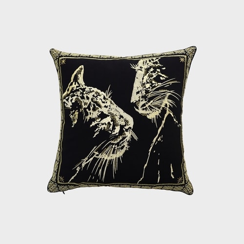 HIKMAT Q8027 - Shere Claw Pillow