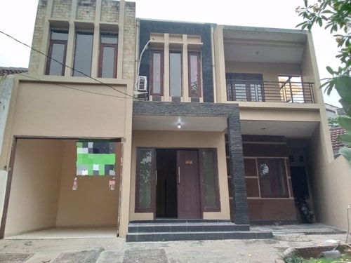 foto tampak depan Sewa Rumah Lippo Cikarang Perumahan Lembah Hijau 5 Kamar Tidur | Exera