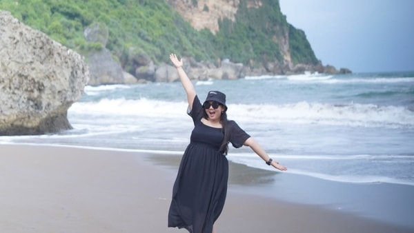 PANTAI PARANGTRITIS : DESTINASI SUNSET TERBAIK DI JOGJA