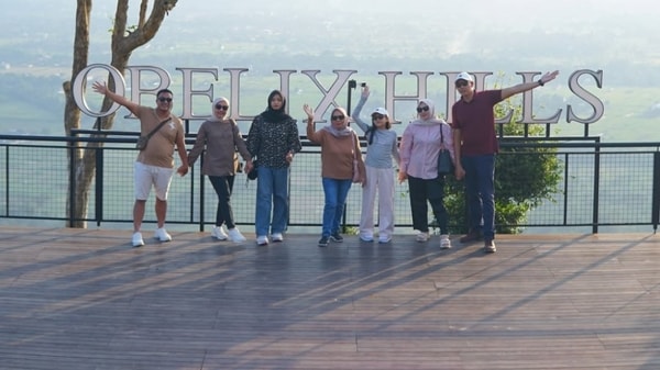 OBELIX HILLS : PANORAMA SENJA YANG TAK TERLUPAKAN