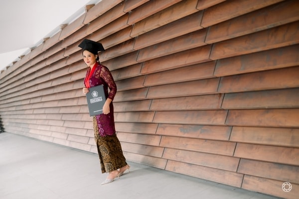 Kirana Larasati Graduation Session at JCC