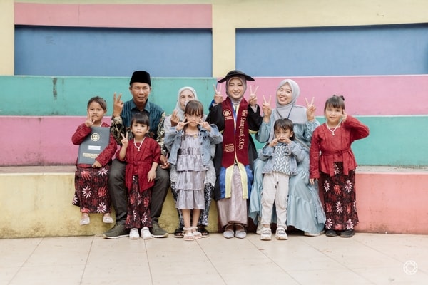Wiwi Damayanti Graduation Session at NOVOTEL TANGERANG