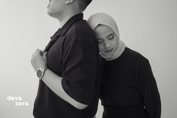Deva & Zara