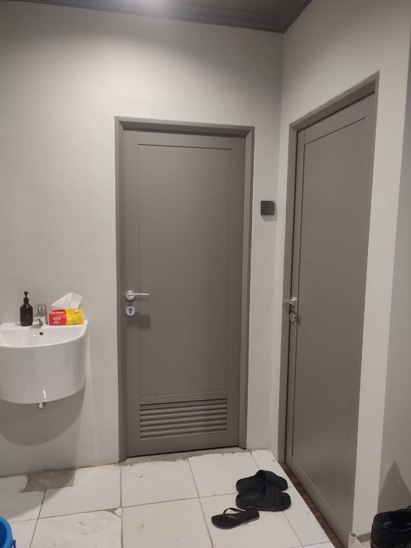 Tren Baru! Pintu Warna Cool Grey Alphamax: Elegan, Netral, dan Serbaguna