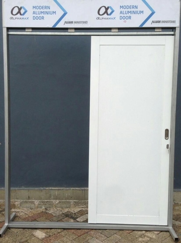 Kapan Harus Memilih Pintu Sliding Dibanding Pintu Swing? Apa Sih Kelebihan Pintu Sliding