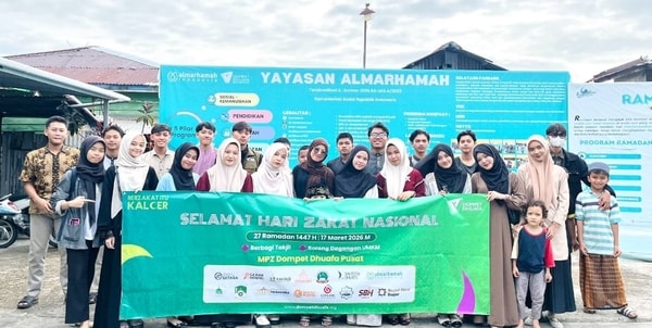 Momentum Hari Zakat Nasional, Almarhamah Hidupkan UMKM dan Tebar Takjil