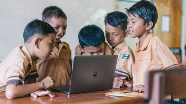 Cara Membentuk Karakter Siswa di Era Belajar Daring