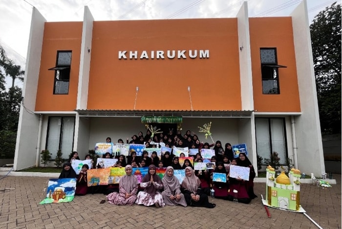 Semarak Tarhib Ramadhan 1447 H, Santri Khairukum Sambut Bulan Suci dengan Pawai Kreatif dan Aksi Berbagi